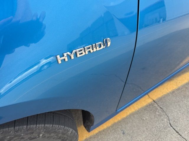 2021 Toyota Prius XLE