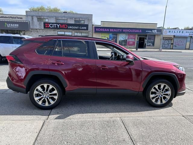 2021 Toyota RAV4 XLE Premium