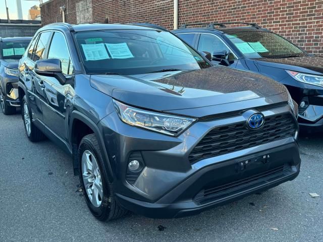 2021 Toyota RAV4 Hybrid XLE