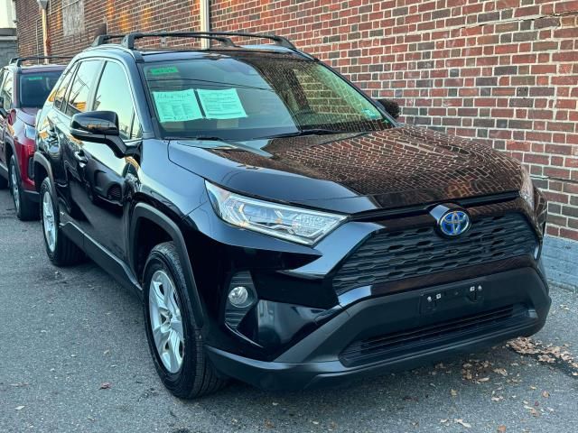 2021 Toyota RAV4 Hybrid XLE