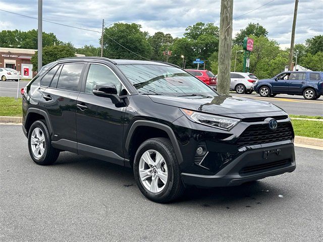 2021 Toyota RAV4 Hybrid XLE