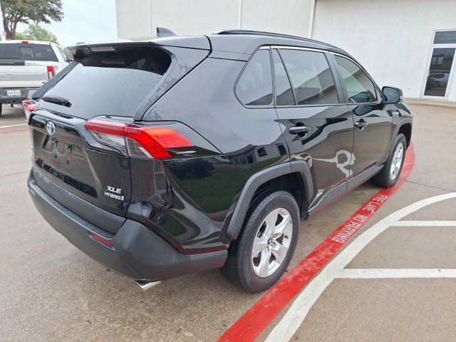 2021 Toyota RAV4 Hybrid XLE