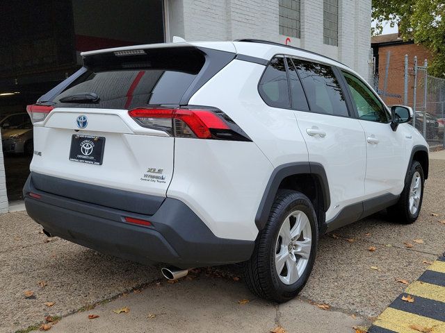 2021 Toyota RAV4 Hybrid XLE