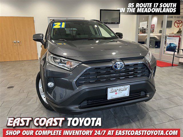 2021 Toyota RAV4 Hybrid XLE