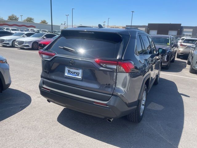 2021 Toyota RAV4 LE