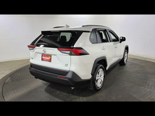 2021 Toyota RAV4 LE