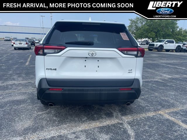 2021 Toyota RAV4 LE