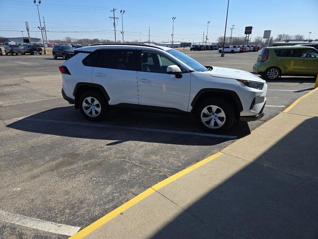 2021 Toyota RAV4 LE