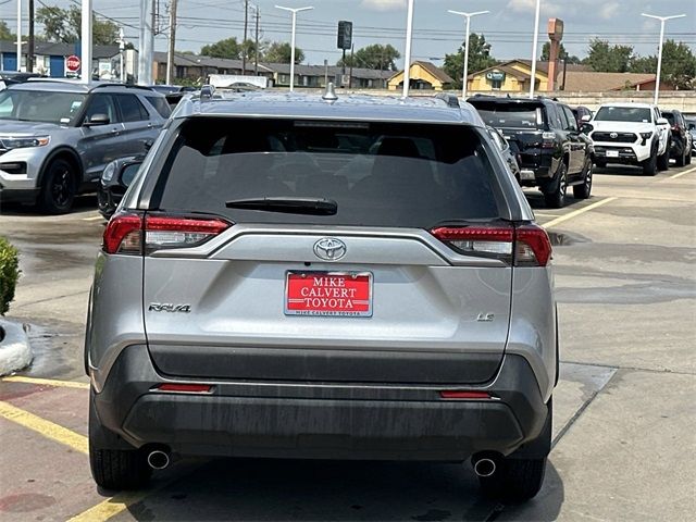 2021 Toyota RAV4 LE