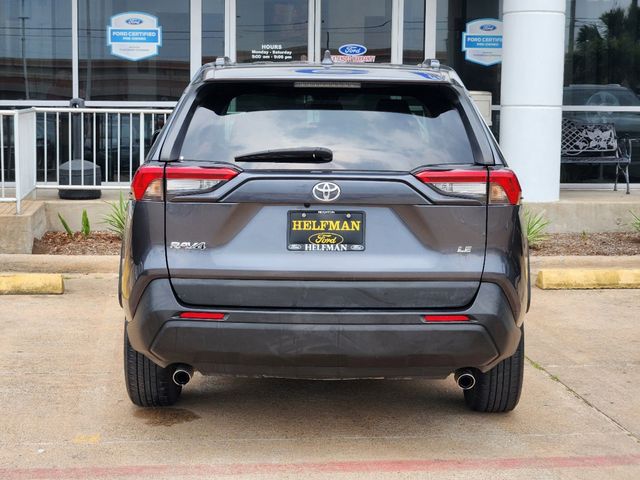 2021 Toyota RAV4 LE