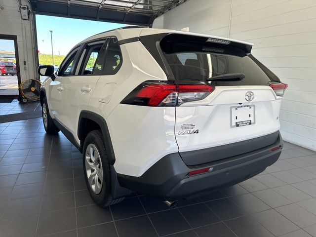 2021 Toyota RAV4 LE