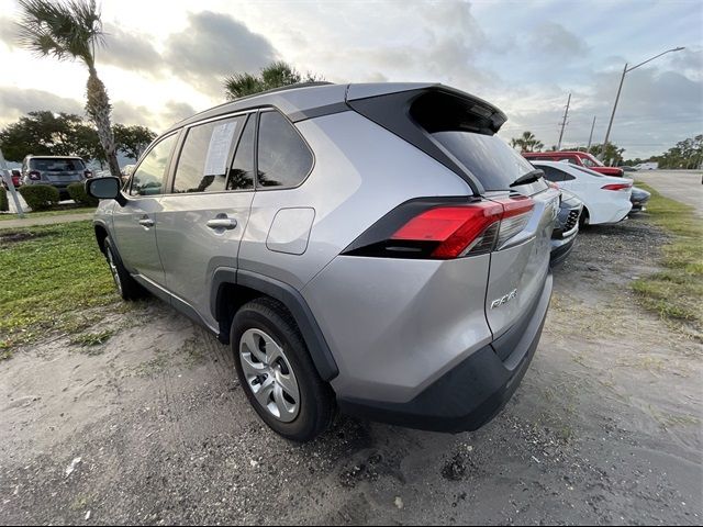 2021 Toyota RAV4 LE