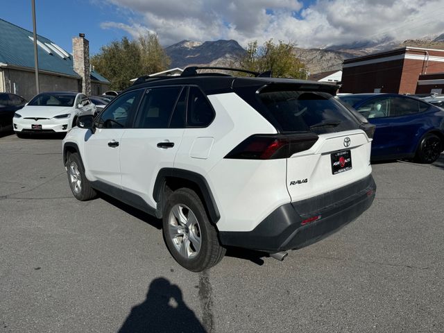 2021 Toyota RAV4 LE