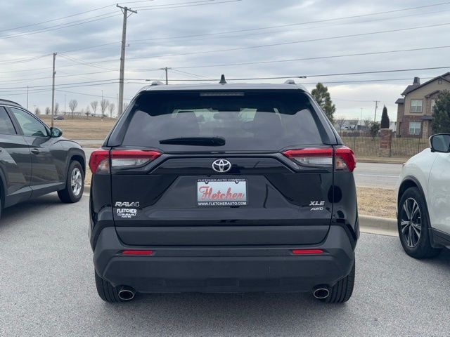 2021 Toyota RAV4 XLE