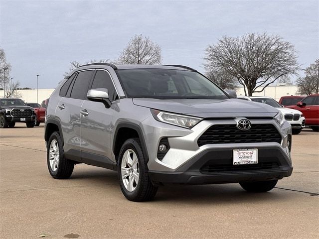 2021 Toyota RAV4 XLE