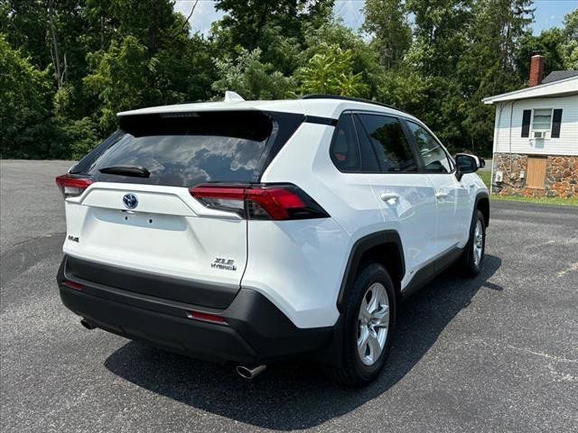 2021 Toyota RAV4 Hybrid XLE