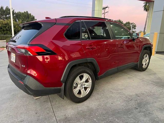 2021 Toyota RAV4 XLE