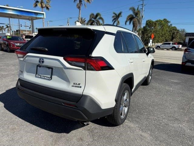 2021 Toyota RAV4 Hybrid XLE Premium