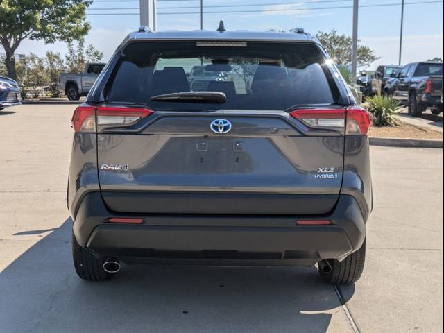 2021 Toyota RAV4 Hybrid XLE