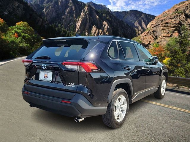 2021 Toyota RAV4 Hybrid XLE