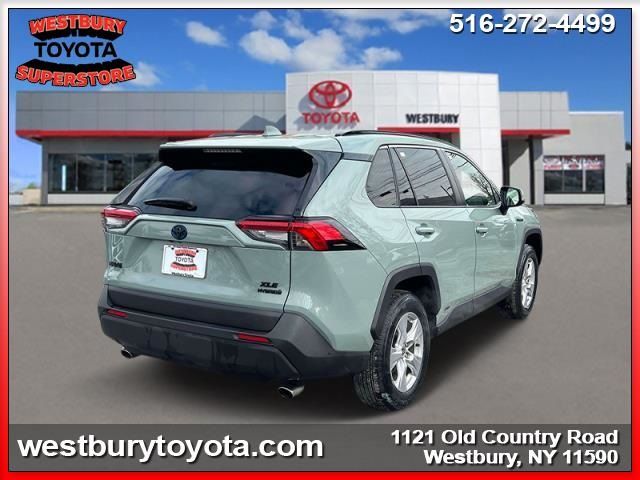 2021 Toyota RAV4 Hybrid XLE