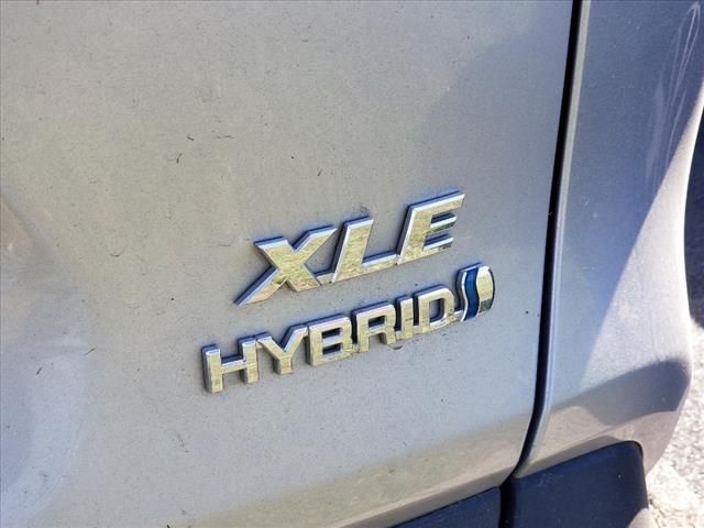 2021 Toyota RAV4 Hybrid XLE