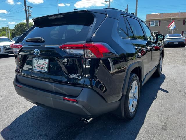 2021 Toyota RAV4 Hybrid XLE