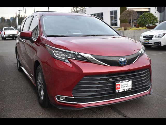 2021 Toyota Sienna XLE