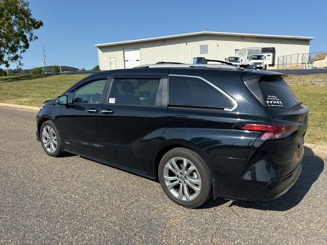 2021 Toyota Sienna Platinum