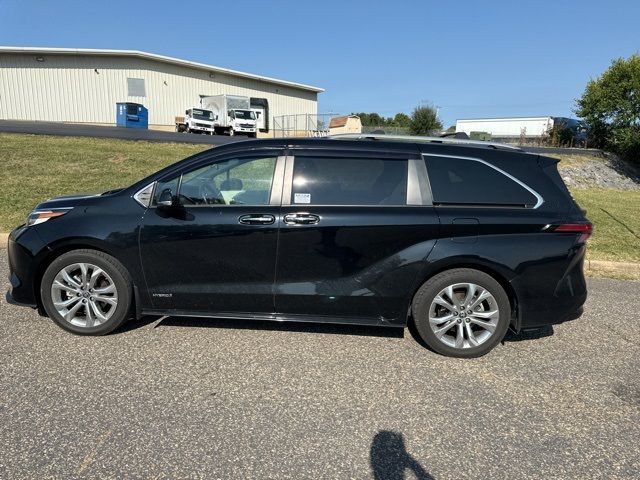 2021 Toyota Sienna Platinum