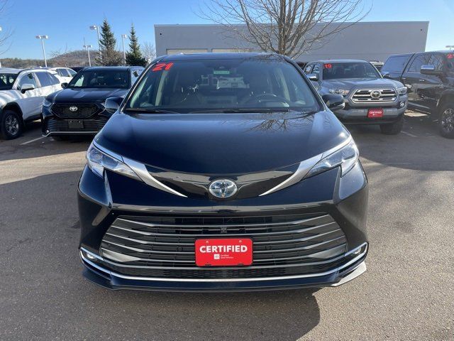 2021 Toyota Sienna Platinum