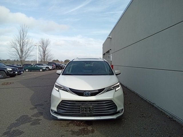 2021 Toyota Sienna Platinum