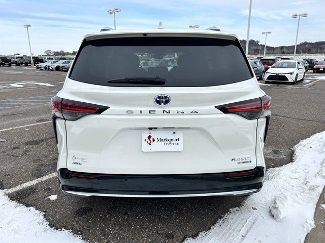 2021 Toyota Sienna Platinum