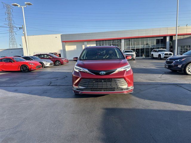 2021 Toyota Sienna Platinum