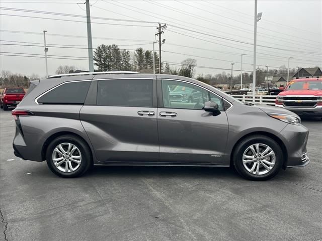 2021 Toyota Sienna Platinum