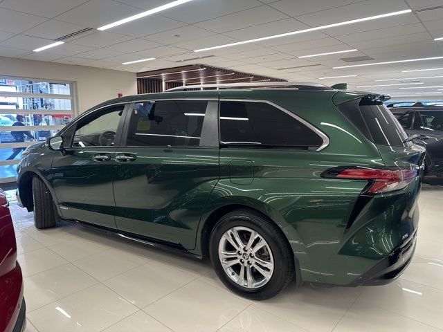 2021 Toyota Sienna 