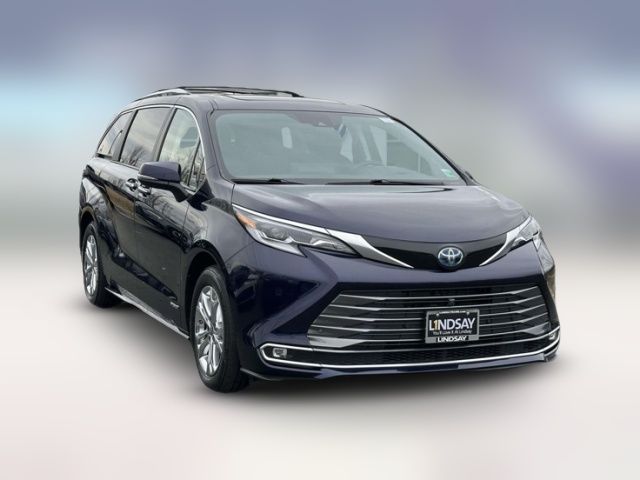 2021 Toyota Sienna Platinum