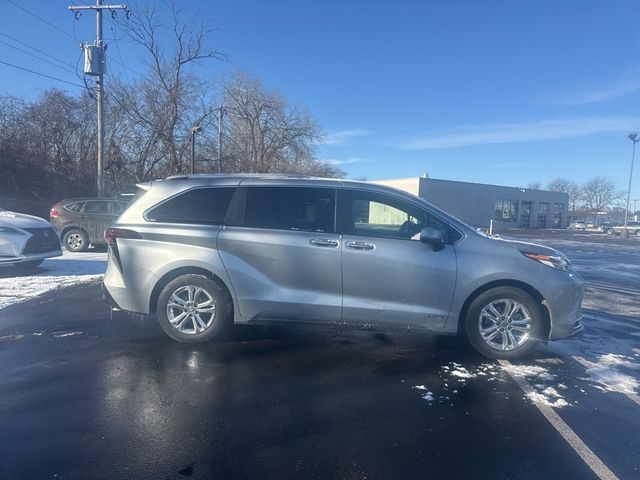 2021 Toyota Sienna Platinum