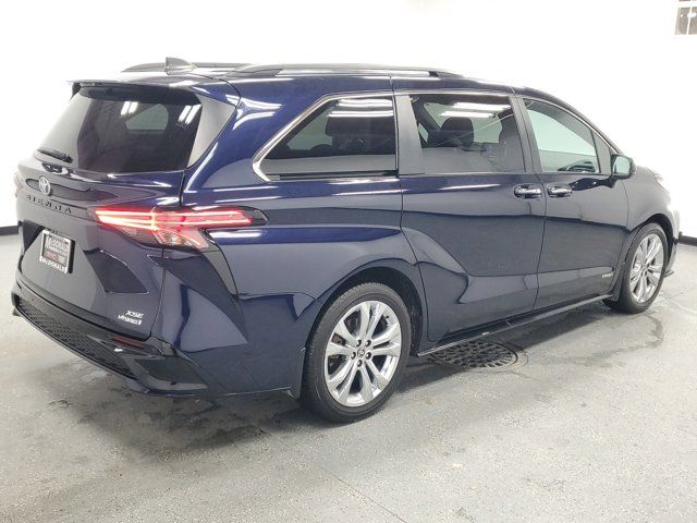 2021 Toyota Sienna XSE