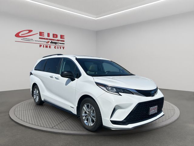 2021 Toyota Sienna XSE