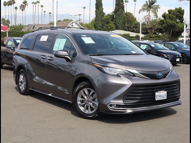 2021 Toyota Sienna XLE