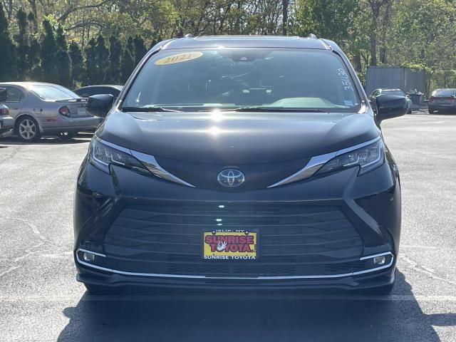 2021 Toyota Sienna XLE