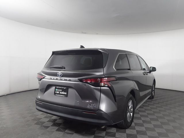 2021 Toyota Sienna LE