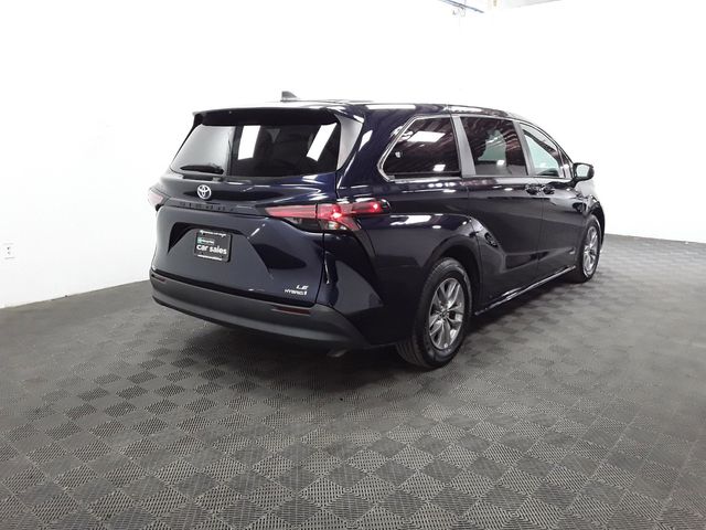 2021 Toyota Sienna LE