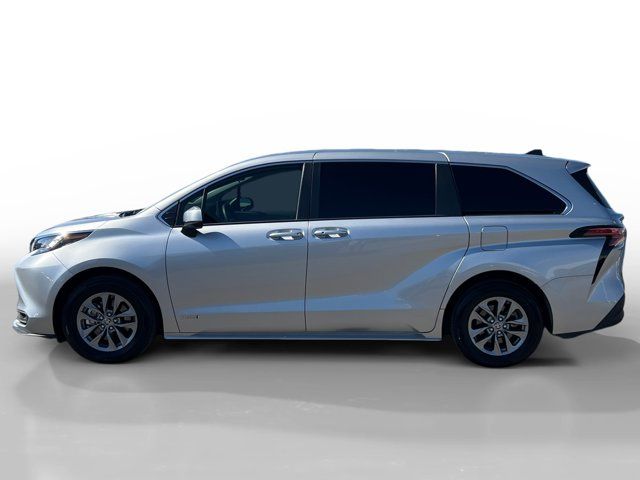 2021 Toyota Sienna LE