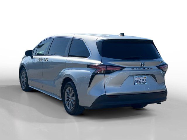 2021 Toyota Sienna LE