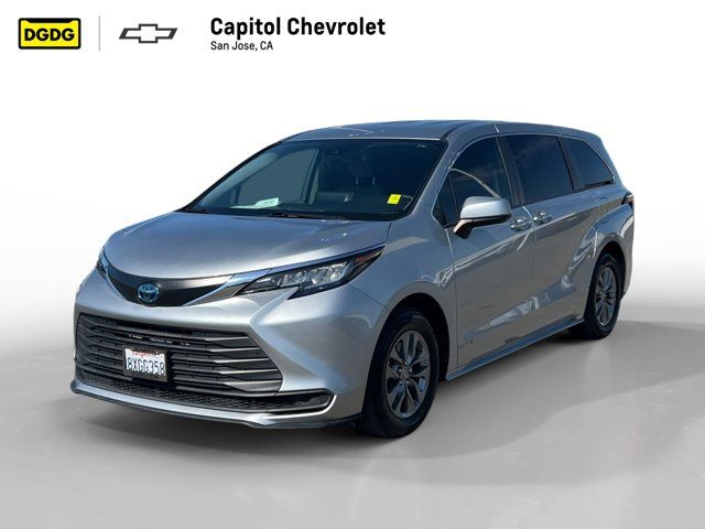 2021 Toyota Sienna LE