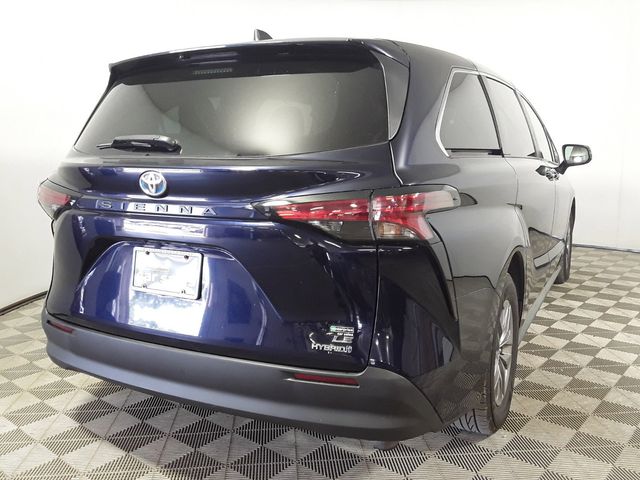 2021 Toyota Sienna LE