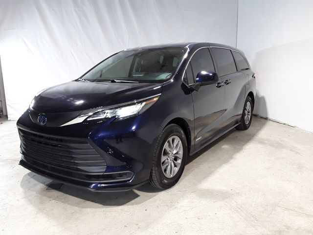 2021 Toyota Sienna LE