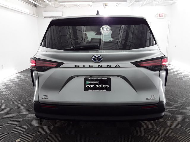 2021 Toyota Sienna LE